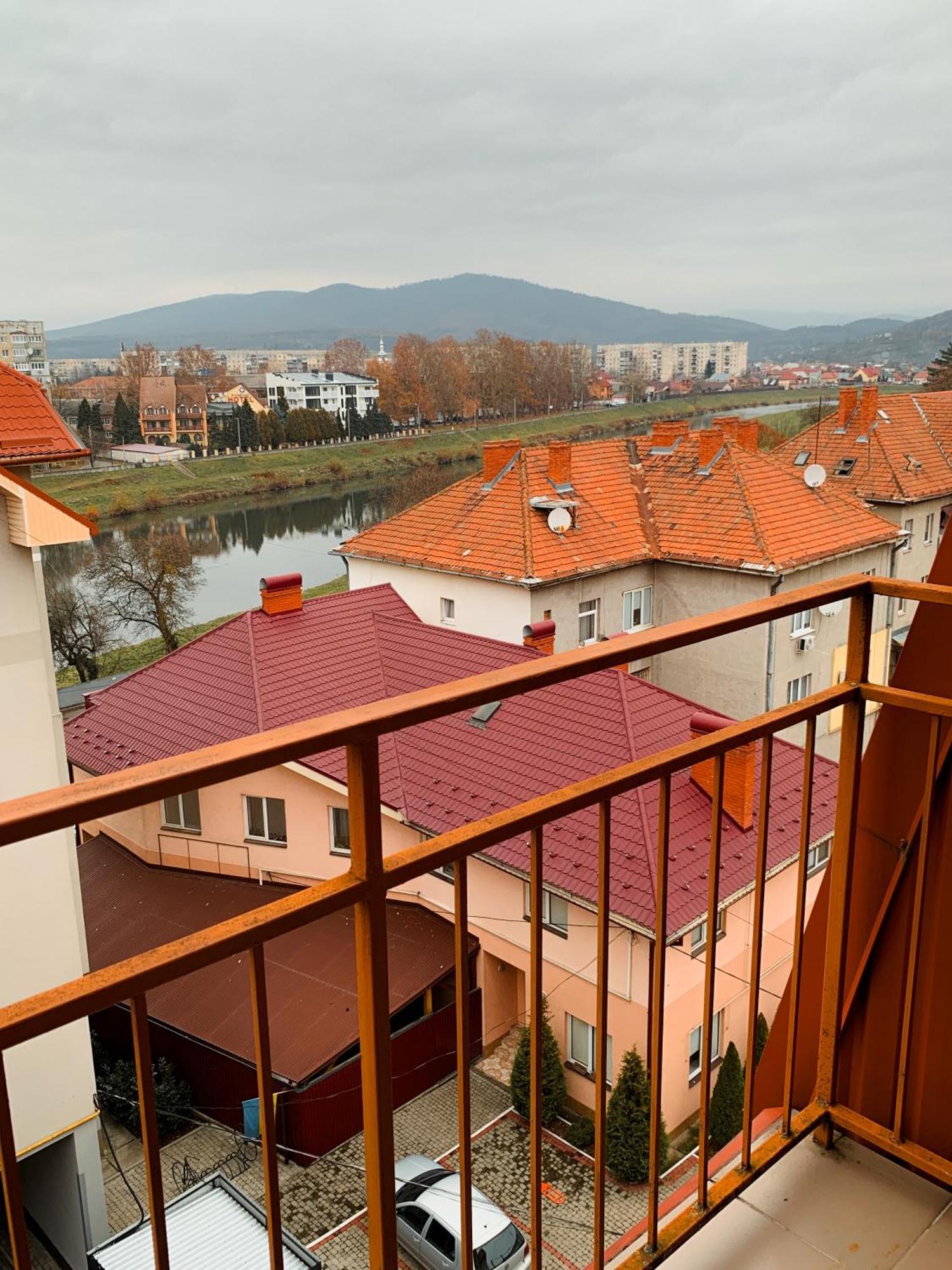 Apartments Domovik Parkaniya, 2A Moukatcheve Extérieur photo